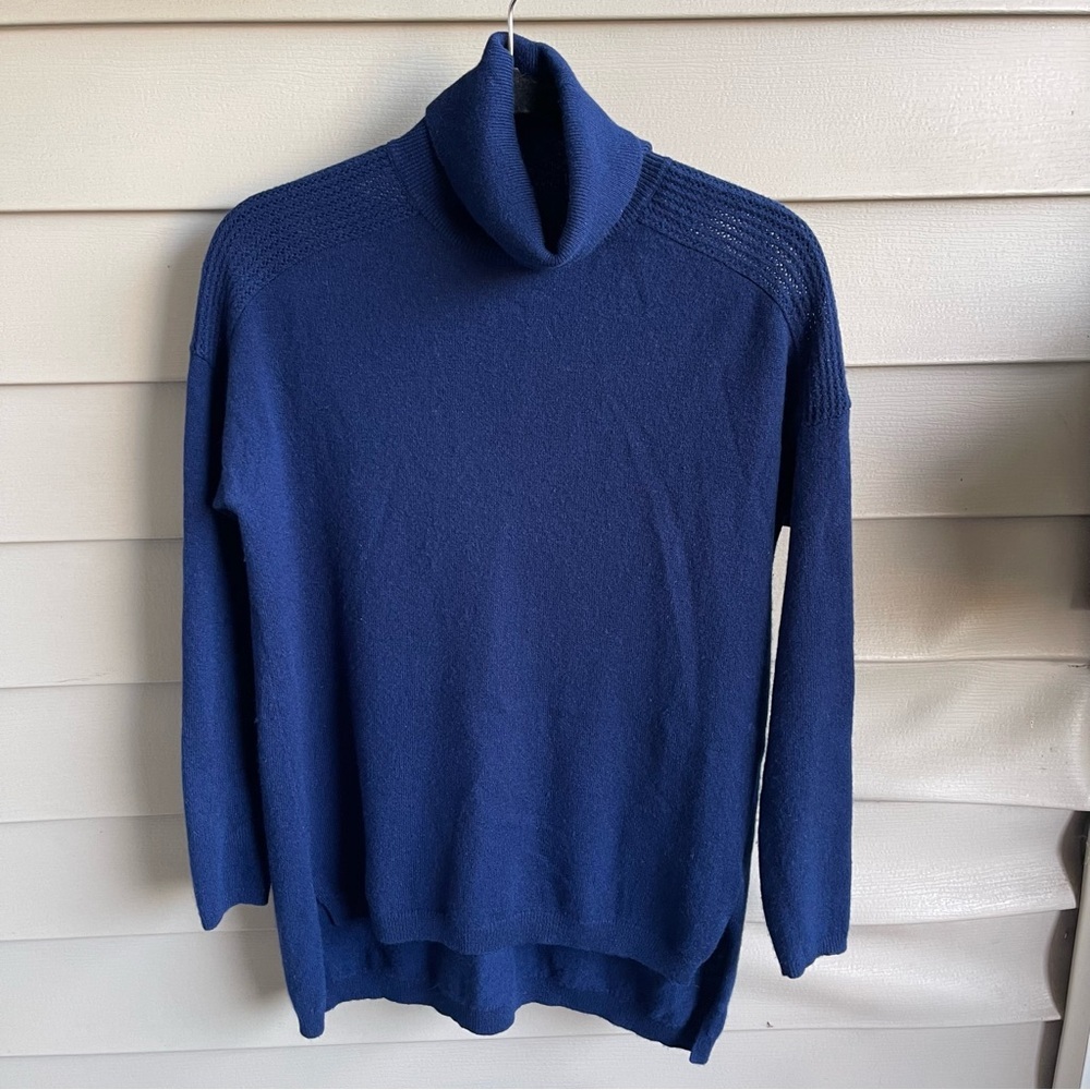 Lark & Ro 100% Cashmere Blue Turtleneck Sweaters size‎ XS Boxy Capsule Wardrobe